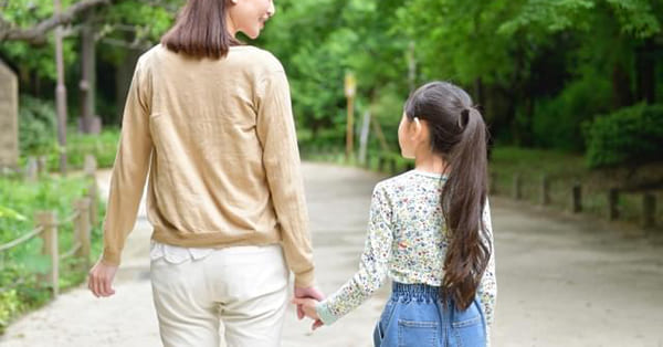 親や親しい人と長時間離れられない
